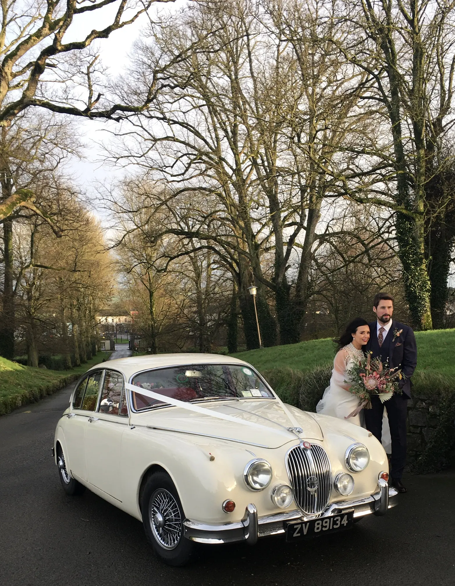 Wedding with one of our Jaguar wedding cars